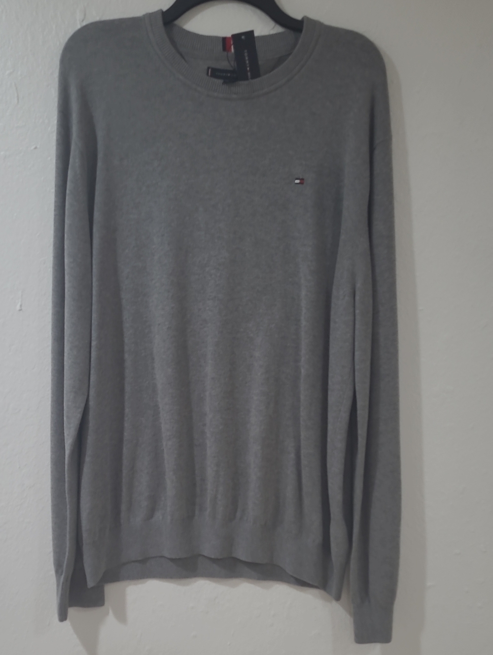 Tommy Hilfiger Men's Light Gray Crewneck Sweater